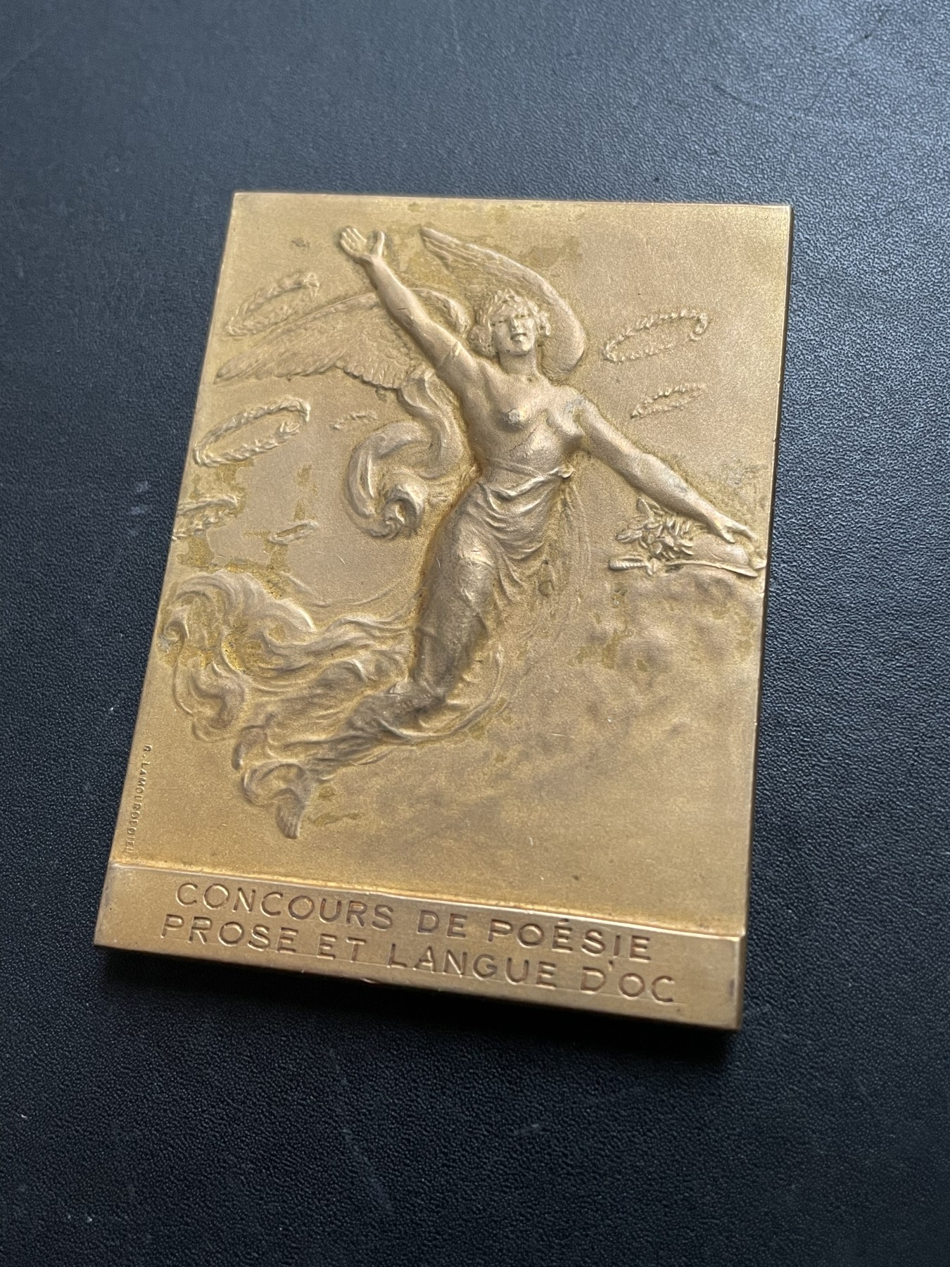 「木头集藏」章牌专场-第39期 1920年法国诗歌比赛镀金大铜章  尺寸：68×51mm，107.5g，边铭：三角厂铭 BRONZE