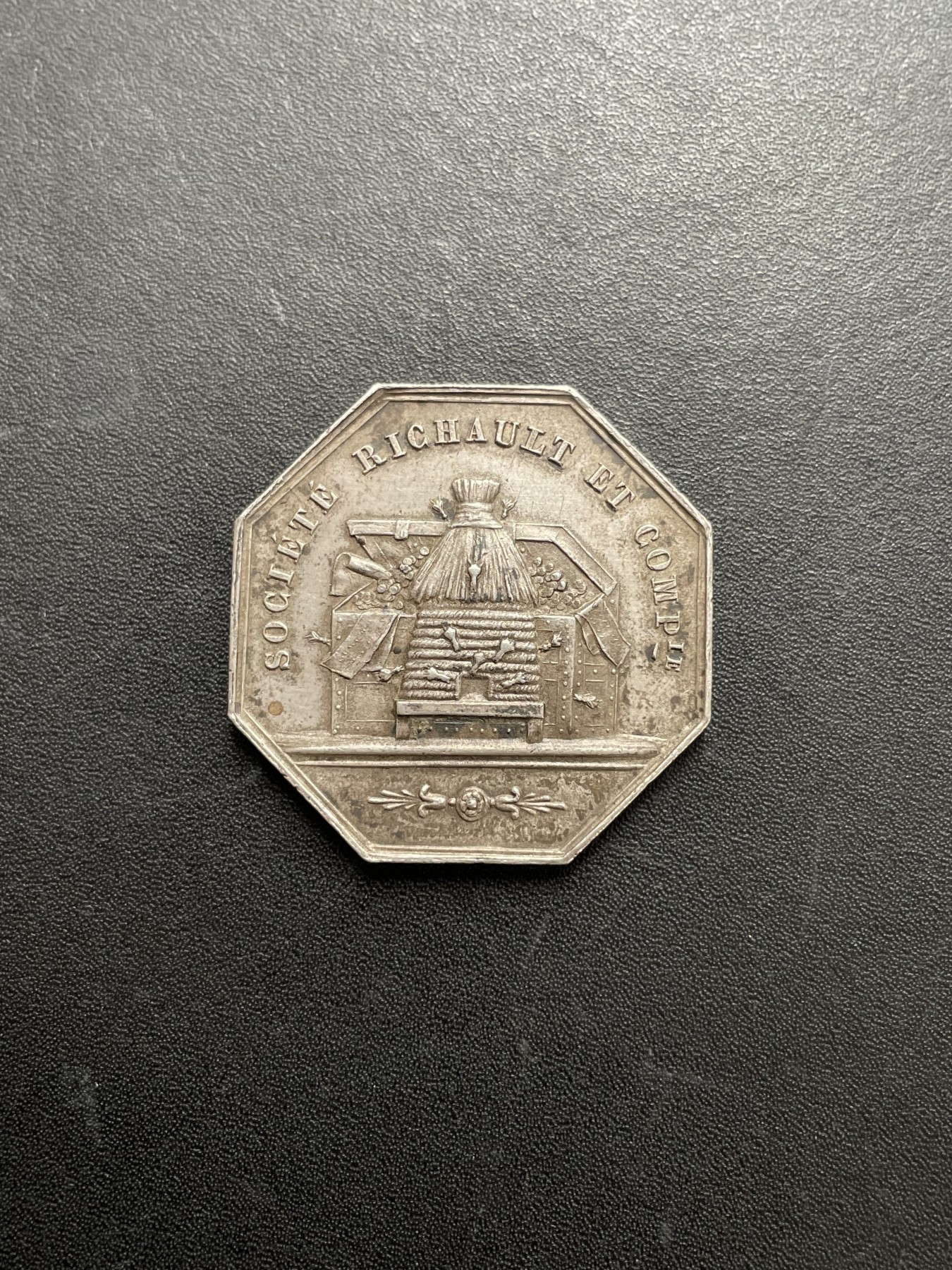 「木头集藏」章牌专场-第39期 法国奥尔良商行银章  直径：31 mm，14 g，边铭：蜜蜂 ARGENT （1860-1879年）