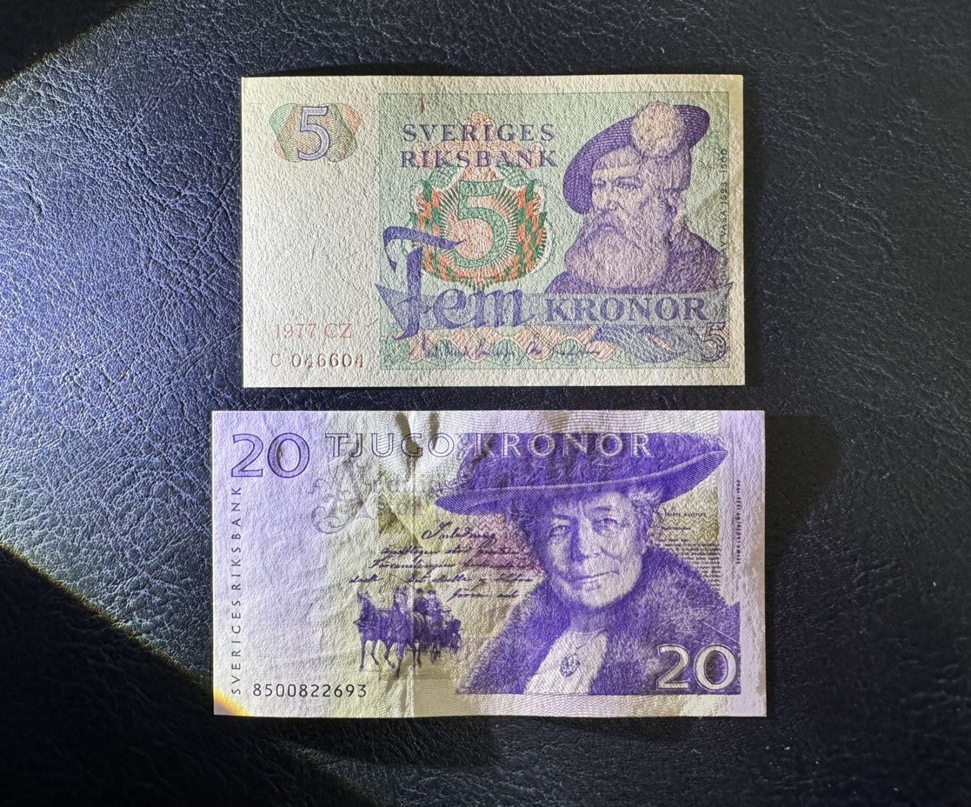 收藏联盟Quantum Auction 第334期拍卖  瑞典1977年5克朗和2008年20克朗 品相UNC和UNC- 