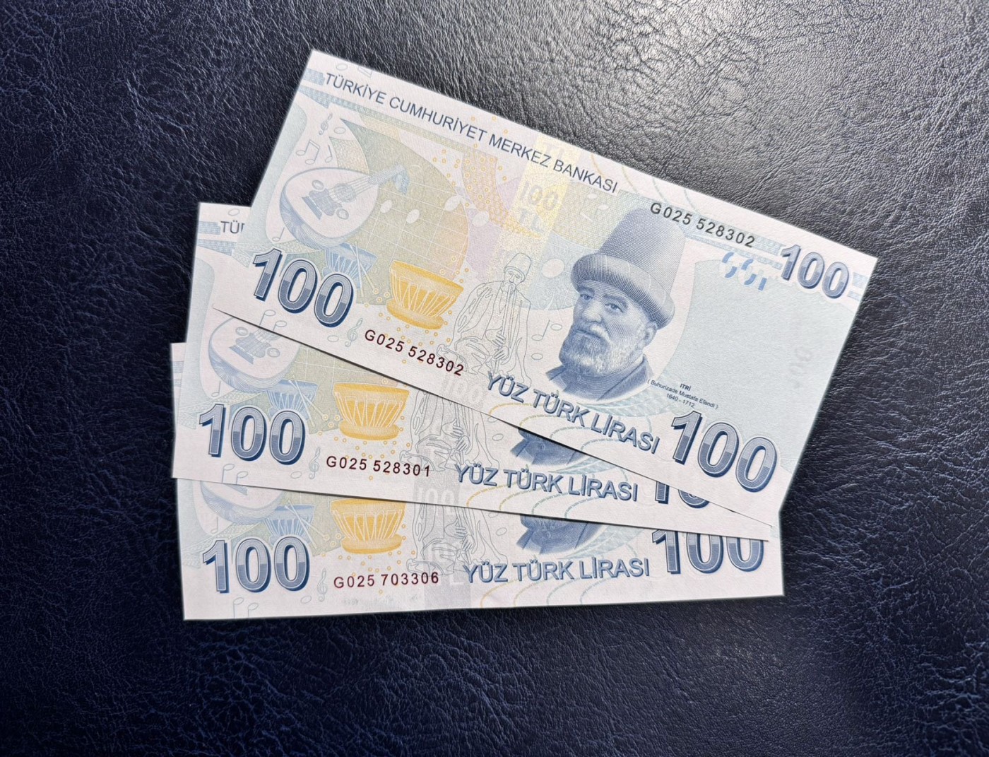 收藏联盟Quantum Auction 第334期拍卖  土耳其2009年版100里拉三张 品相全新UNC