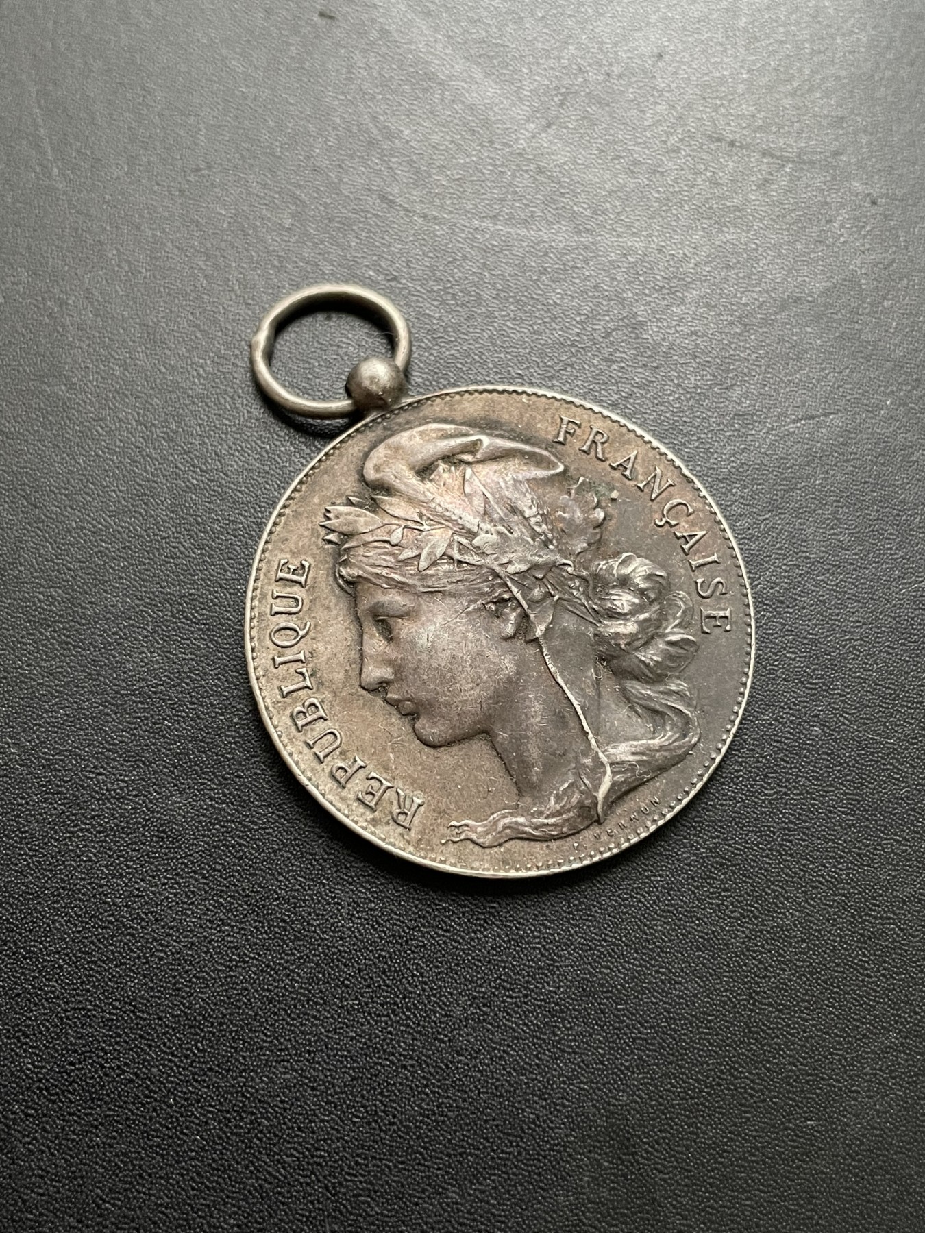 「木头集藏」章牌专场-第39期 Vernon～法国玛丽安娜形象银奖章  直径：34mm，15.7g ，野猪头银标