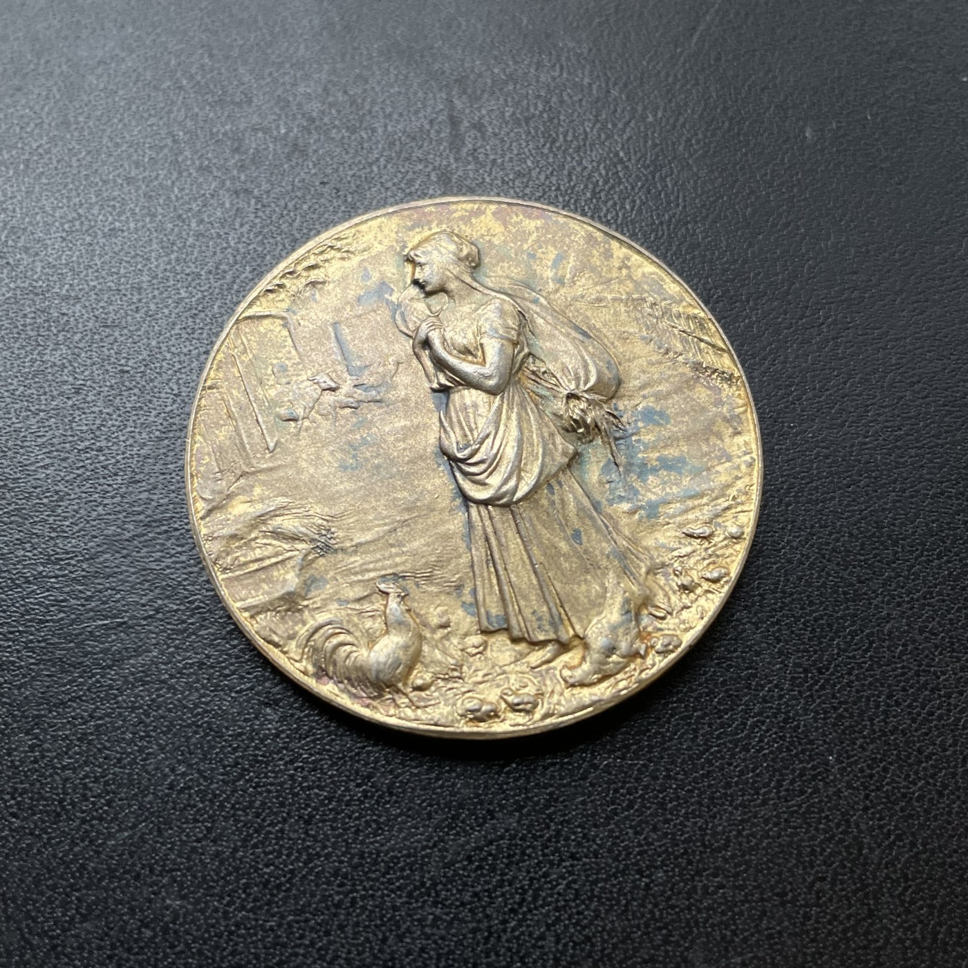 「木头集藏」章牌专场-第39期 O.Roty～法国金山农业联合会镀金银章  直径：36.5 mm，23g ，边铭：丰饶角 1 ARGENT，品相不错。