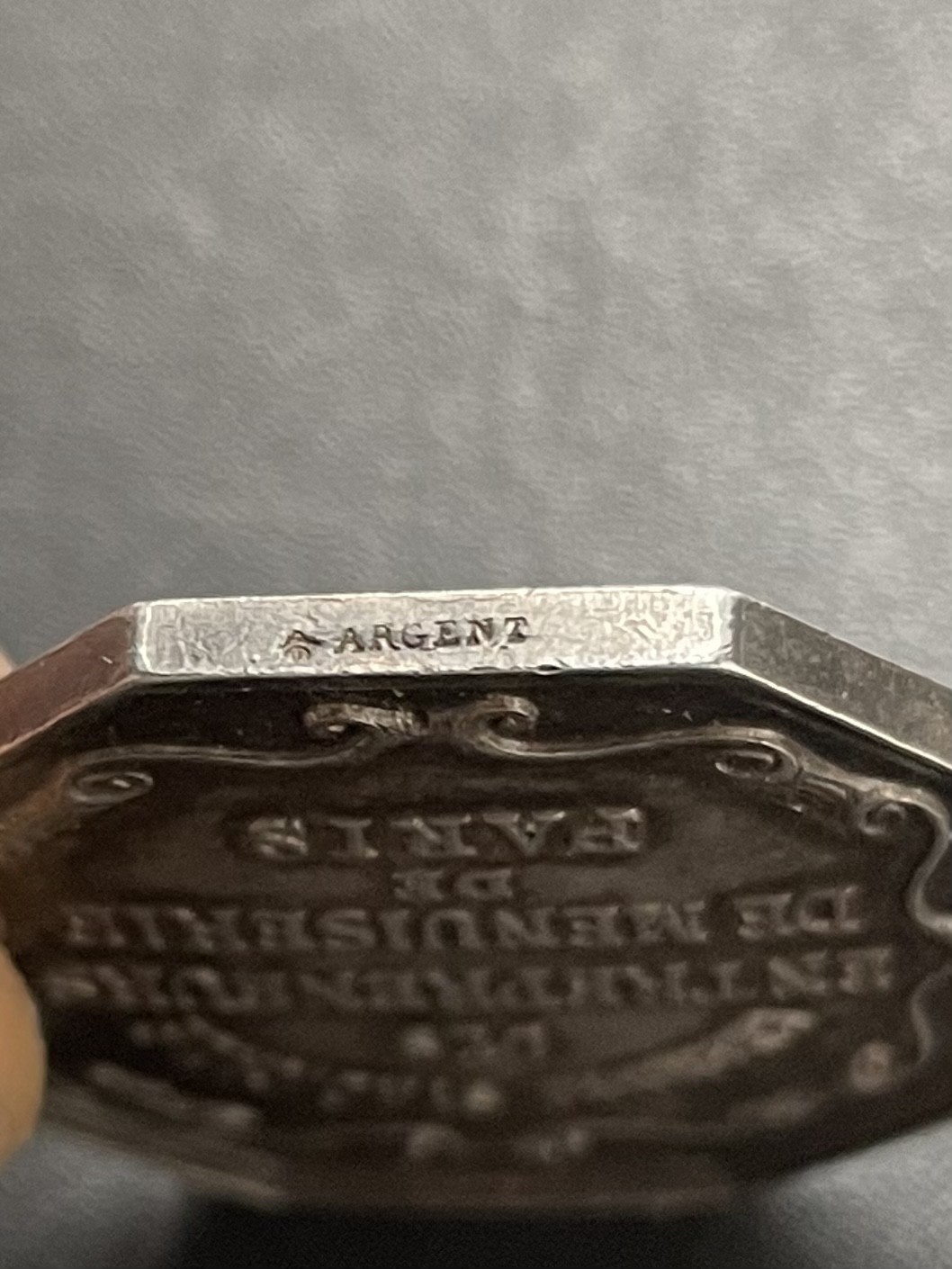 「木头集藏」章牌专场-第39期 法国巴黎木工企业联合会银章  直径：30 mm，10.3g，边铭：蜜蜂 ARGENT （1860-1879年）