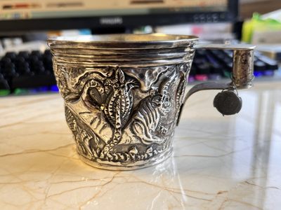 【海寕潮】欧洲早期回流银器专场【每件拍品都带银标】【银价6.52/克】 - 【海寧潮】欧洲早期银质手工打制银杯2，重148克，银价大概926.48元，高6.7厘米，口径8.2厘米，带银标