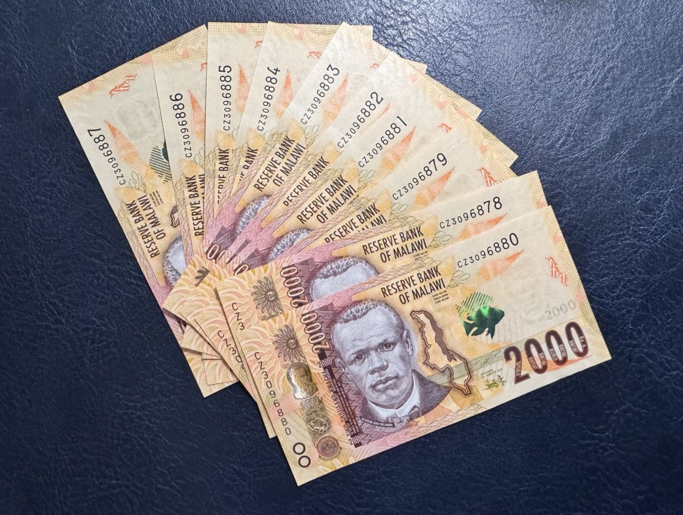 收藏联盟Quantum Auction 第334期拍卖  马拉维2022年2000克瓦查10张 品相全新UNC 布兰太尔地方法院