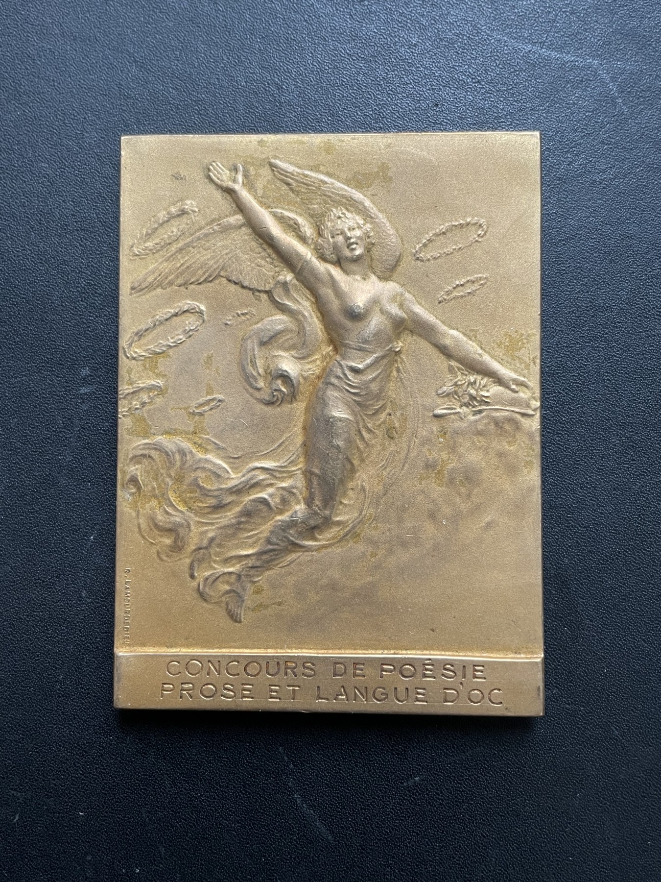 「木头集藏」章牌专场-第39期 1920年法国诗歌比赛镀金大铜章  尺寸：68×51mm，107.5g，边铭：三角厂铭 BRONZE