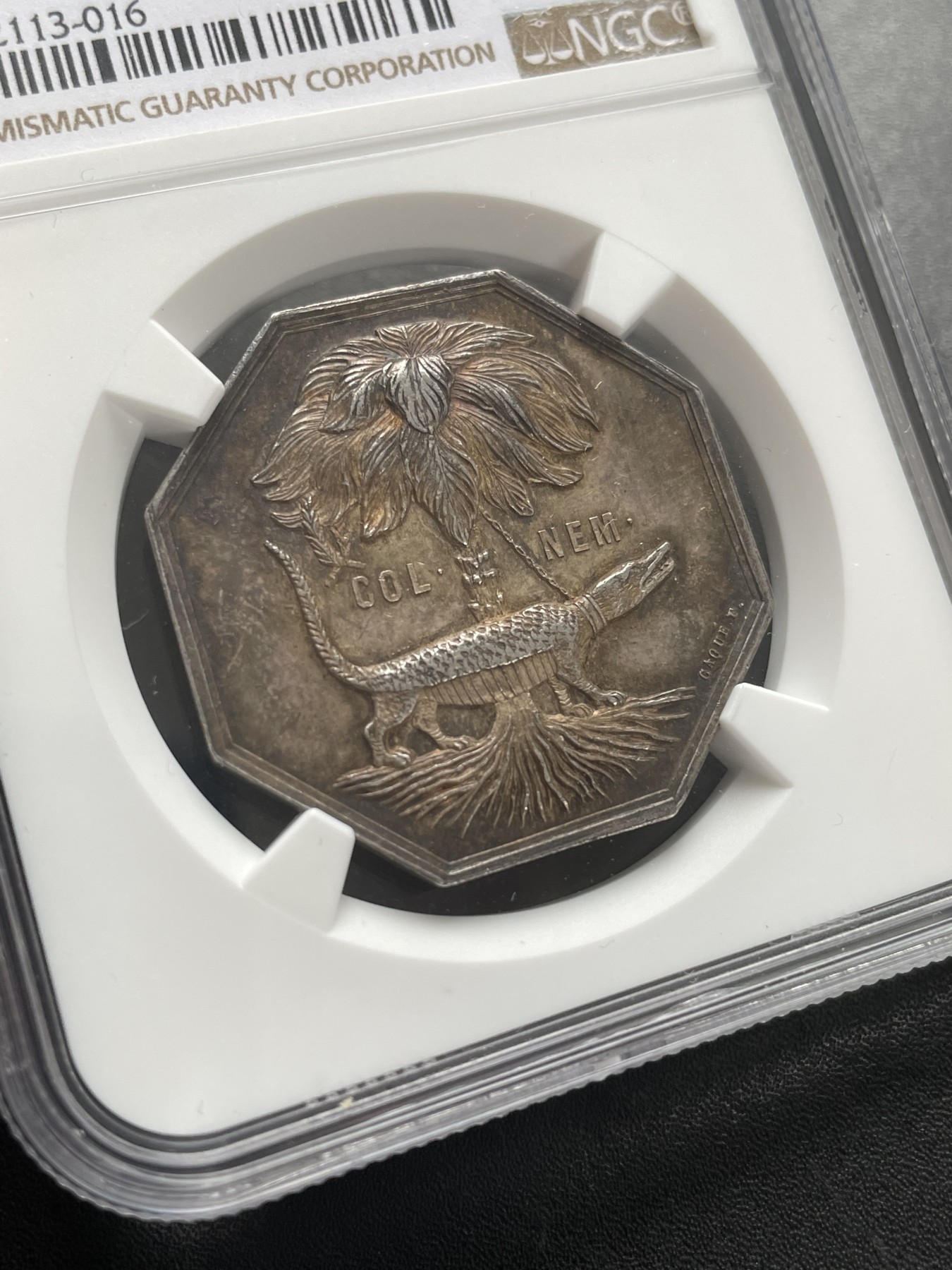 「木头集藏」章牌专场-第39期 法国加德学院银章  直径：32 mm，边铭：蜜蜂 ARGENT（1860-1879年），少见八角。