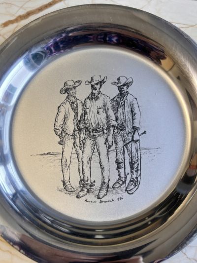 【海寧潮】1976年拉塞尔·德赖斯代尔爵士名画银质盘子-澳大利亚斯托克斯有限公司限量版，直径20.3厘米，重218克，银价大概1308元