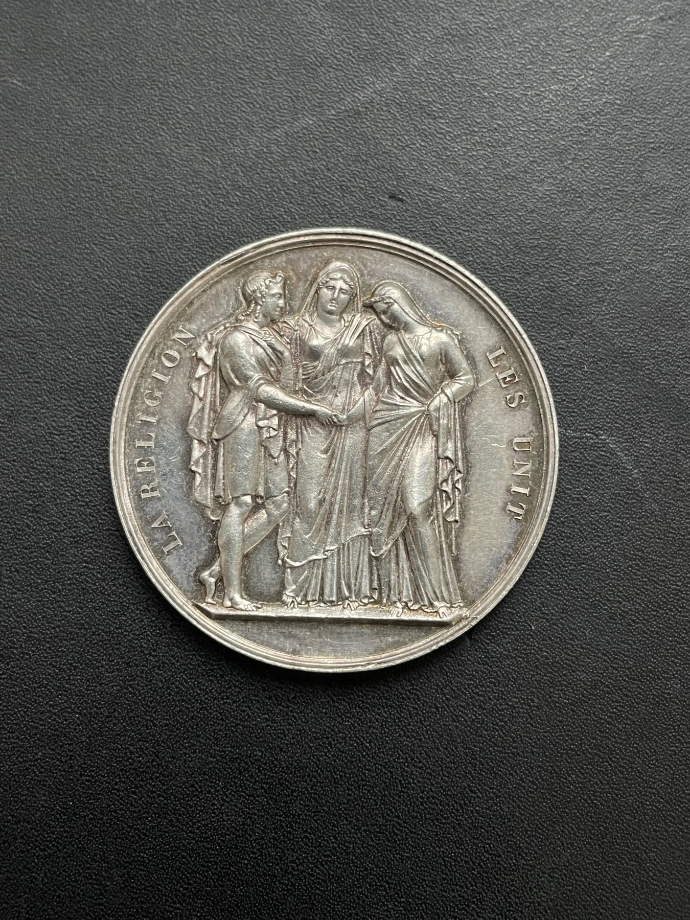 「木头集藏」章牌专场-第39期 1868年法国婚礼银章  直径：37mm，21.8g，边铭：蜜蜂 ARGENT