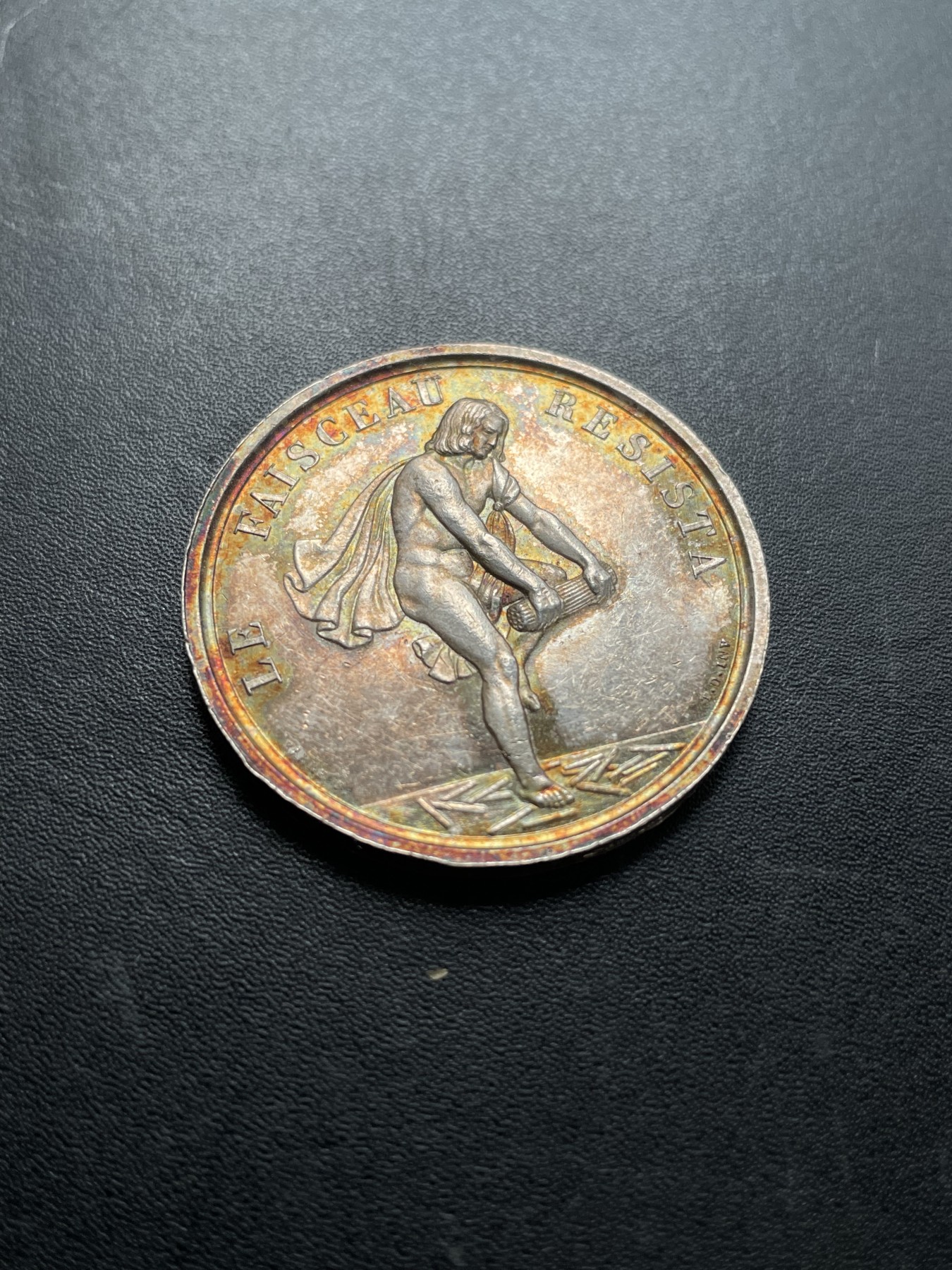 「木头集藏」章牌专场-第39期 Barre～法国里昂公民社会银章 直径：35mm ，16.2 g，边铭：手指 ARGENT （1845-1860年）