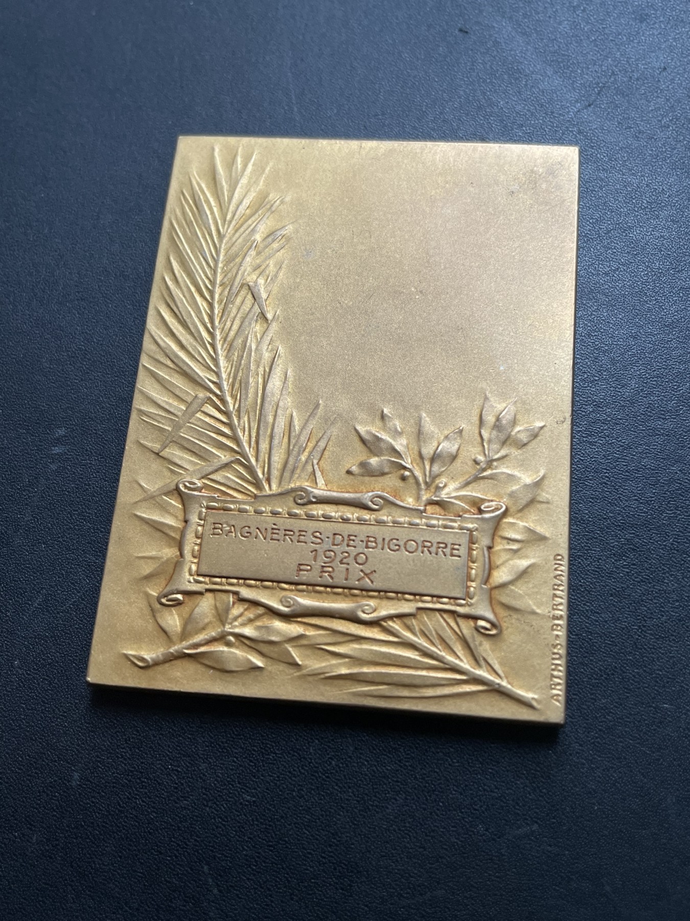 「木头集藏」章牌专场-第39期 1920年法国诗歌比赛镀金大铜章  尺寸：68×51mm，107.5g，边铭：三角厂铭 BRONZE