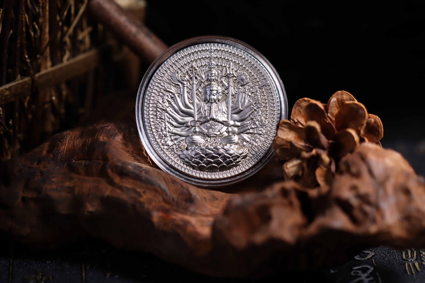 CSIS-GREAT评级精品钱币拍卖第二百四十期 拍多少算多少 加蓬2025年千手千眼观世音观音菩萨2盎司仿古双面高浮雕纪念银币