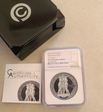 【币将精彩】世界钱币拍卖专场(2024-4-6) - 帕劳 2020年三女神雕塑高浮雕2盎司银币评级币带证书包装