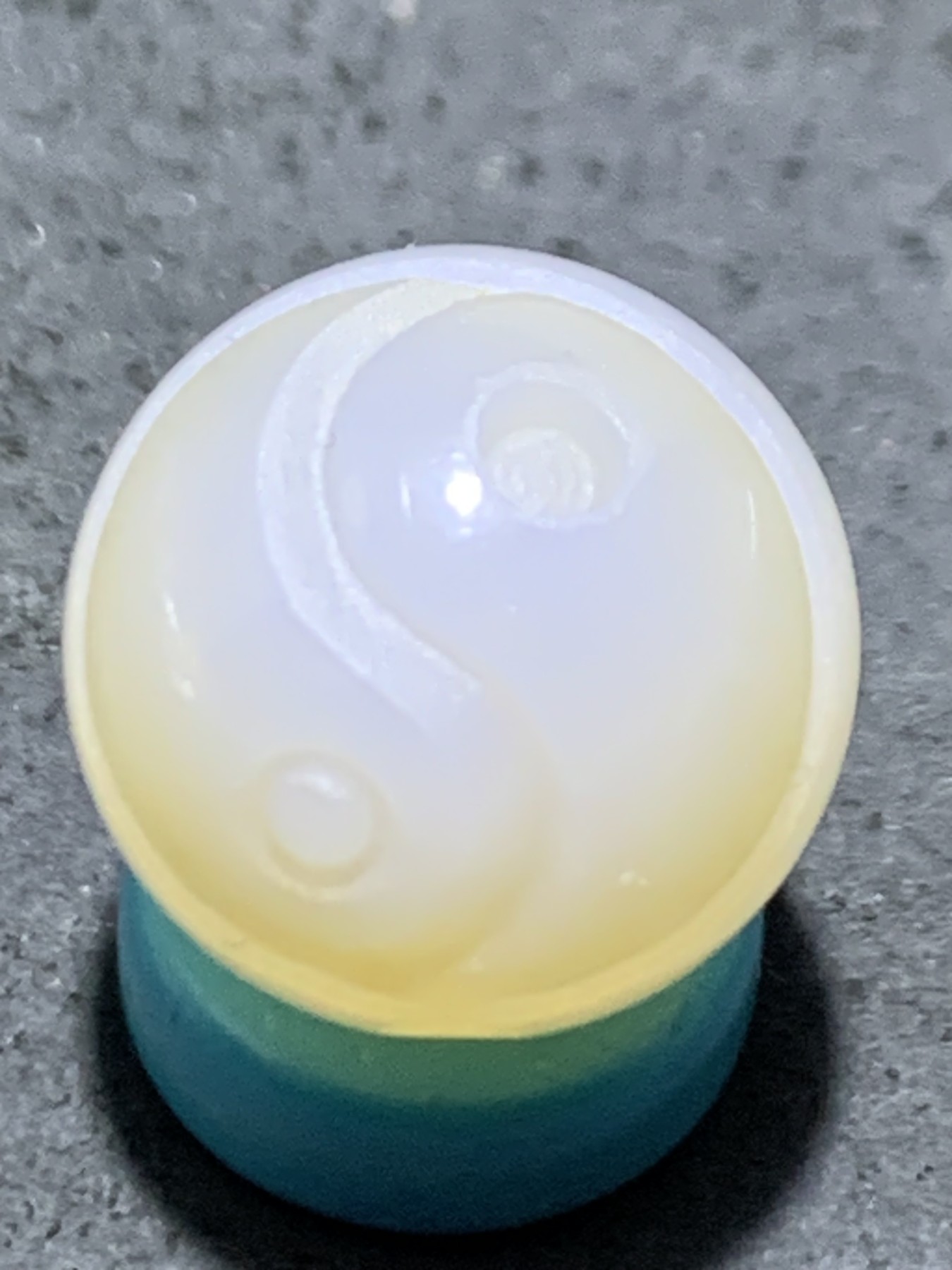 精美高玉化亚光海洋玉髓手工俏色巧雕道字太极意境圆珠一个