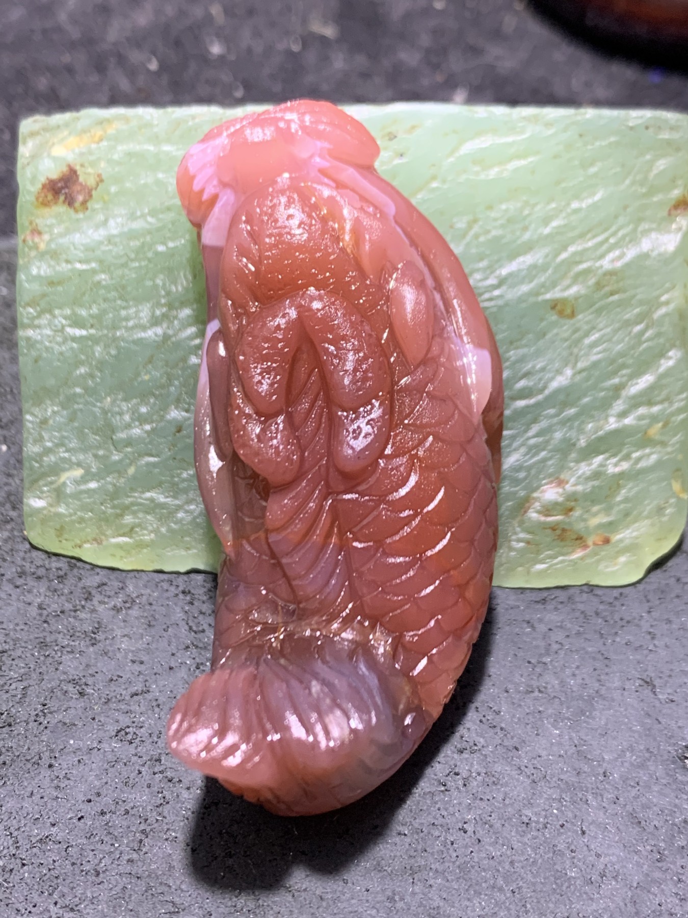 精美亚光北漂战国红玛瑙手工雕刻鳌鱼把件（吊坠）一个，