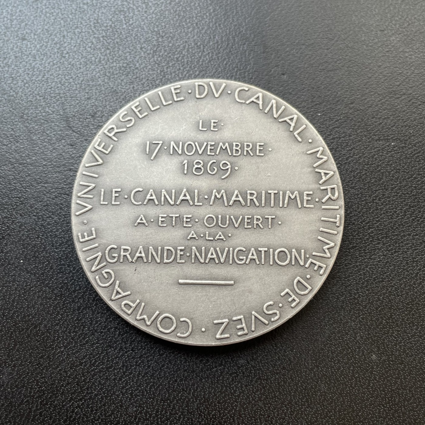 「木头集藏」章牌专场-第39期 O.Roty～法国苏伊士运河纪念银章  直径：42 mm，36.5 g  边铭：丰饶角 1 ARGENT