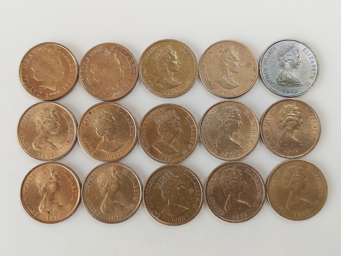 第一海外回流一元起拍收藏 散币专场 第75期 开曼群岛1分 女王头像三个版本 15枚