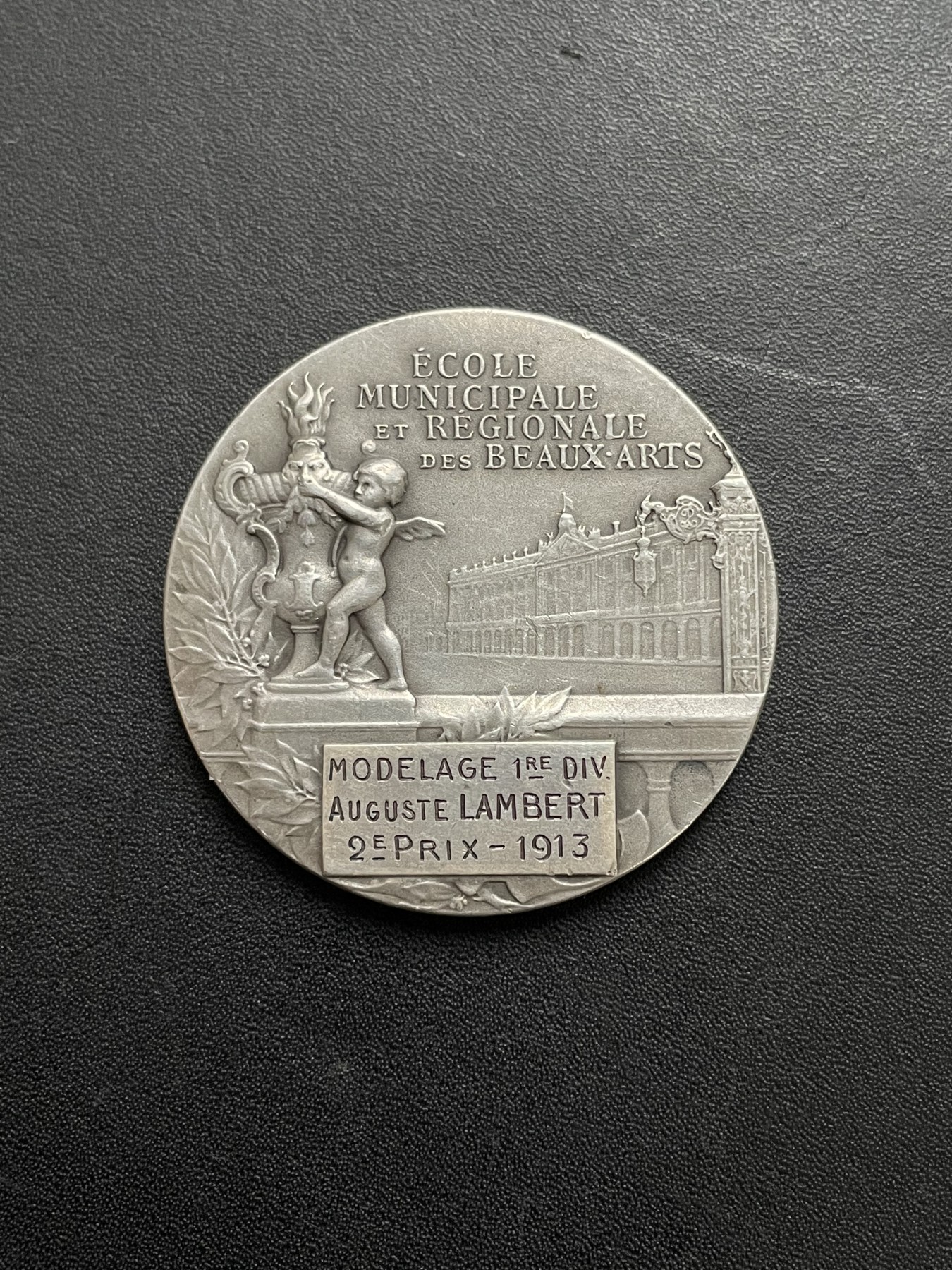 「木头集藏」章牌专场-第39期 法国南希市市立美术学院银章  直径：36 mm，22.2 g，边铭：丰饶角 1 ARGENT，少见尺寸。