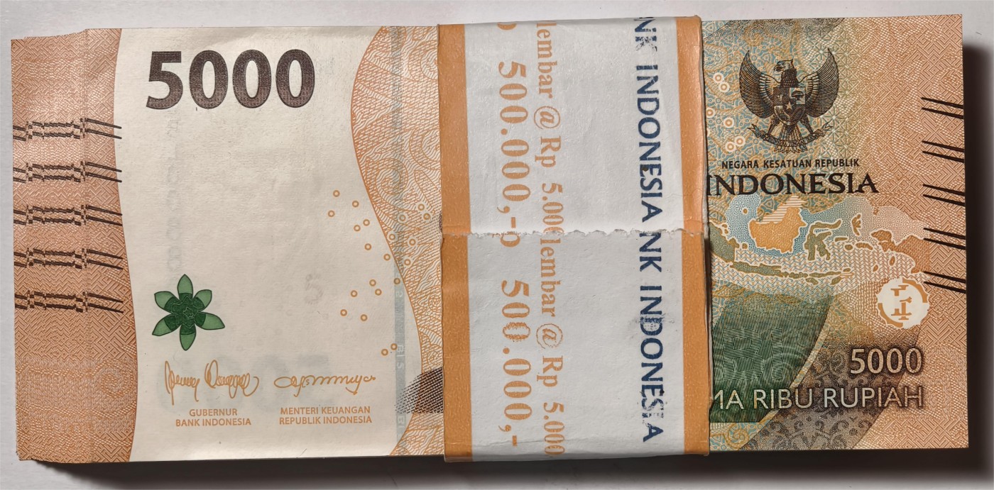 紫瑗钱币——第335期拍卖——纸币场 【好号码8888】印度尼西亚 2022年 5000卢比 整刀 100张连号 UNC