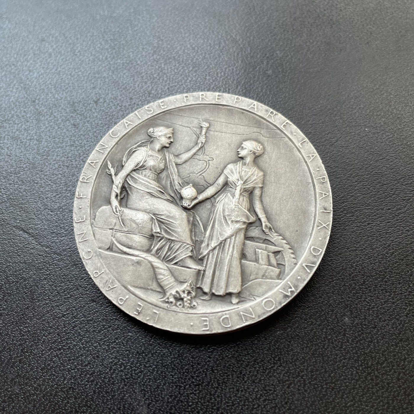 「木头集藏」章牌专场-第39期 O.Roty～法国苏伊士运河纪念银章  直径：42 mm，36.5 g  边铭：丰饶角 1 ARGENT