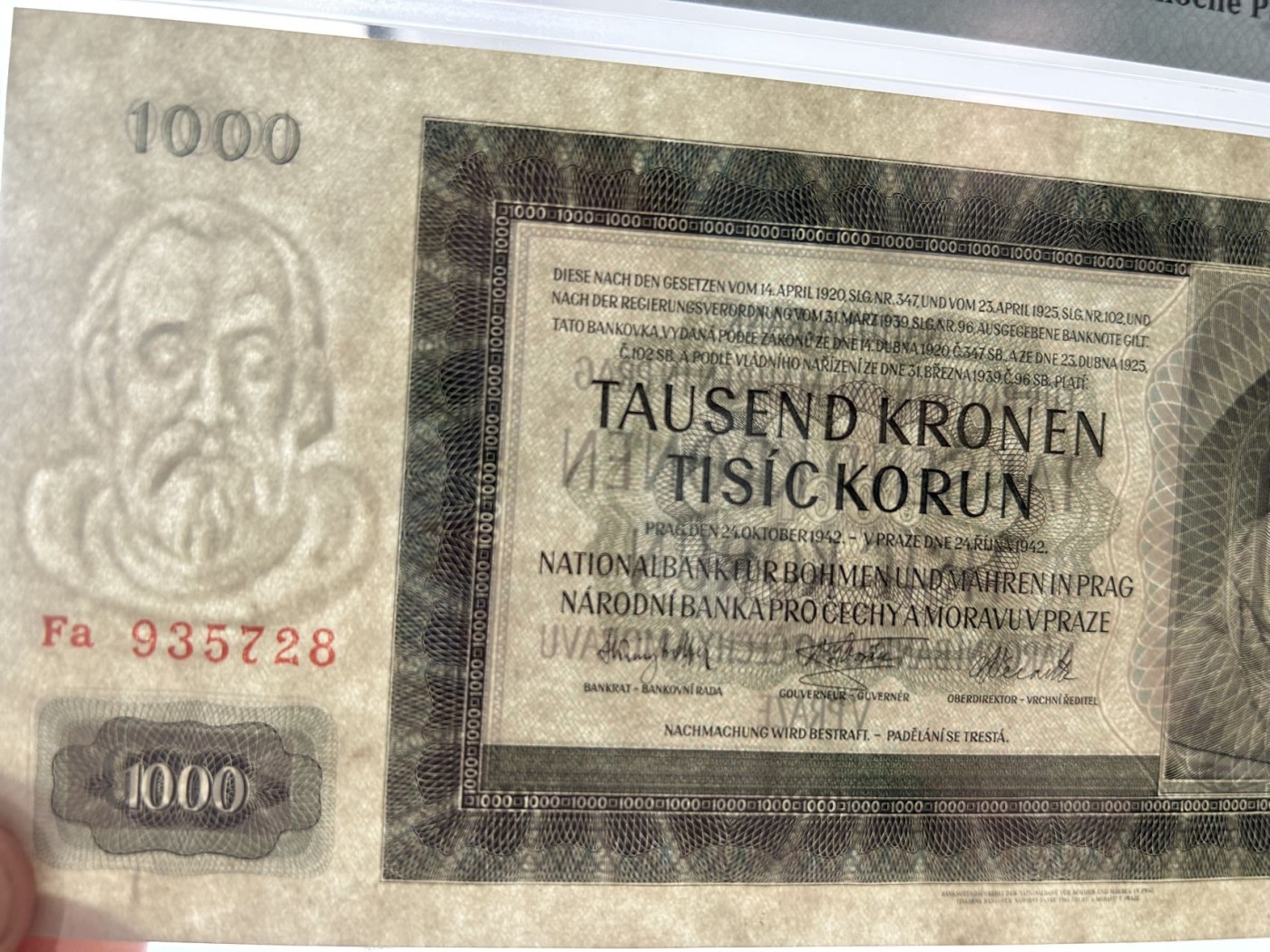 收藏联盟Quantum Auction 第334期拍卖  波西米亚和摩拉维亚1942年1000克朗 PMG67  超大票幅少见实票冠军分 号码无4 建筑师 查理大桥设计者 彼得帕德勒