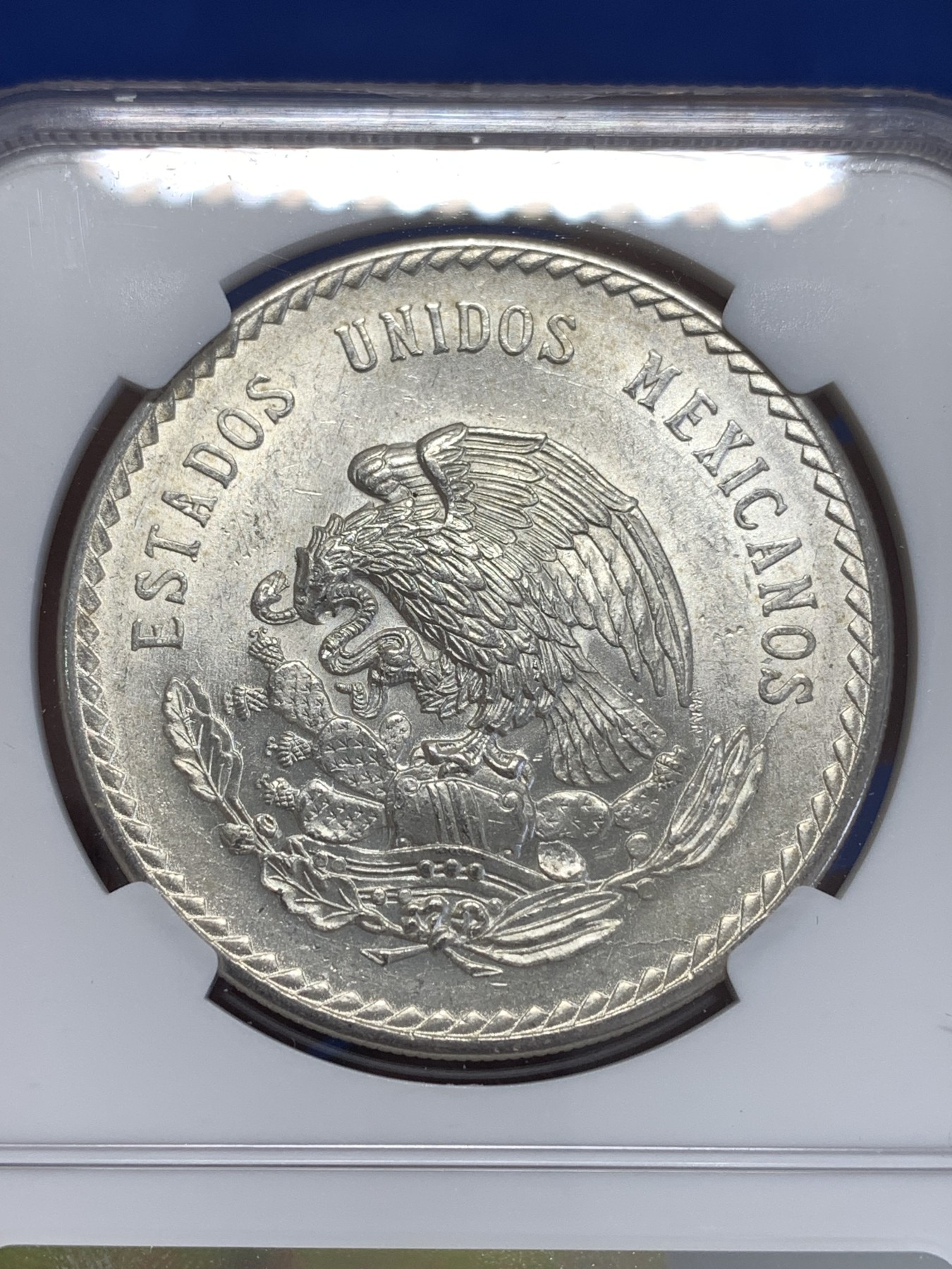 《竞宝斋》第253场-周日，周一，周二 3场连拍 (全场包邮) NGC MS63 1947年墨西哥印第安人5比索大银币 品相不错