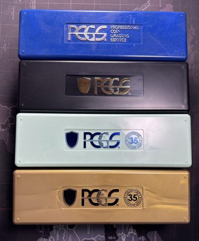 【俄甄集藏】2024年(015) 04-3星期三晚19:30 - PCGS评级盒20枚装，四个颜色