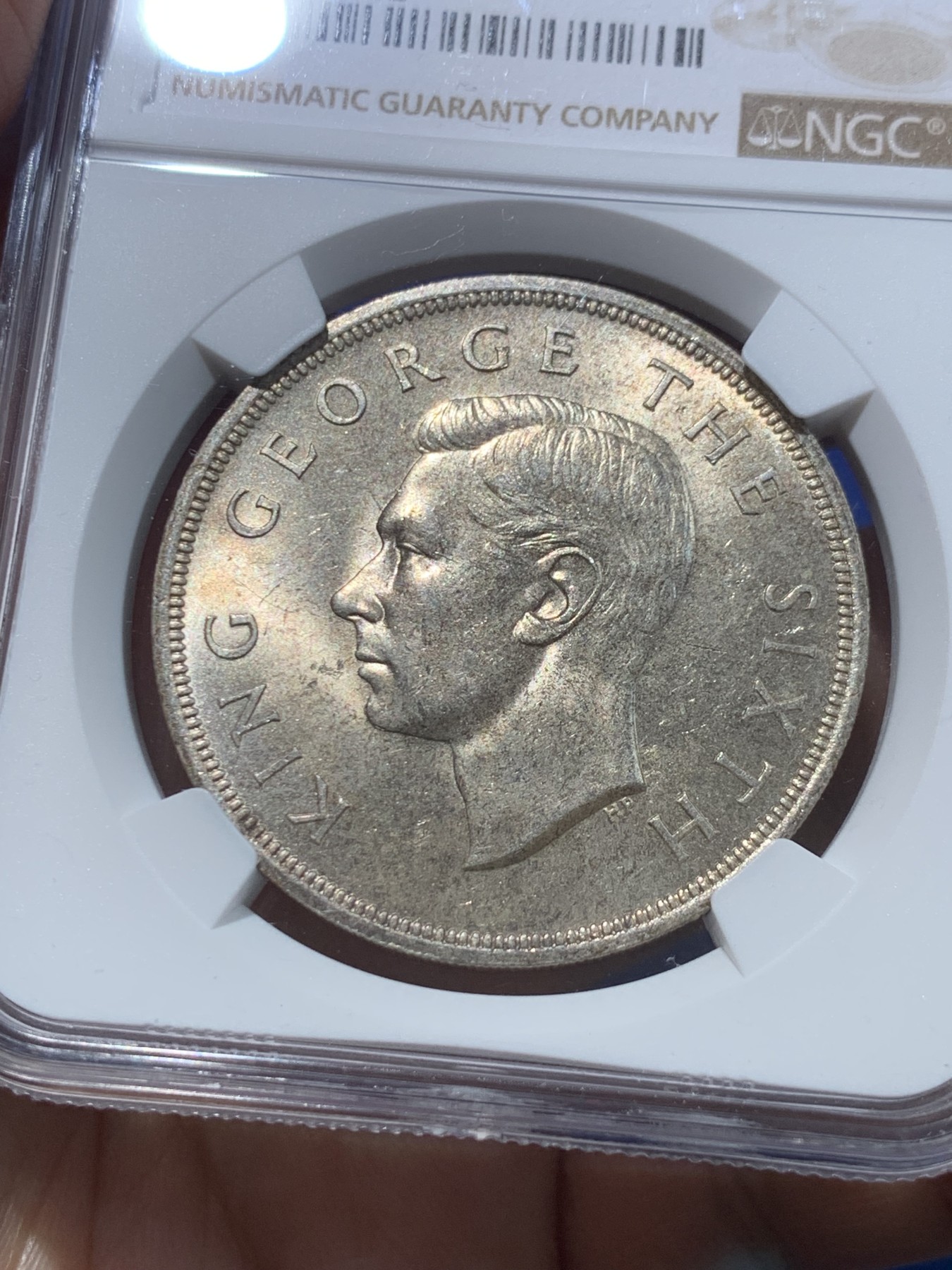 《竞宝斋》第253场-周日，周一，周二 3场连拍 (全场包邮) NGC MS63 新西兰1949年乔六皇家访问1克朗大银币