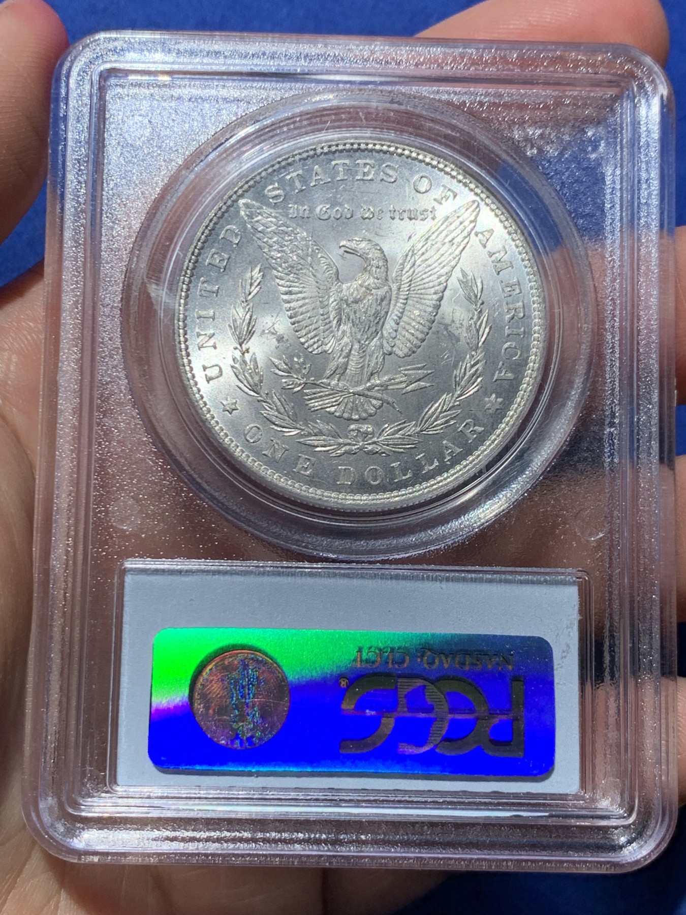 《竞宝斋》第253场-周日，周一，周二 3场连拍 (全场包邮) PCGS MS64 美国1885年摩根银币O版，币面清爽干净又漂亮，打制精美，状态一流，PC经典小白盒严评无官网图。