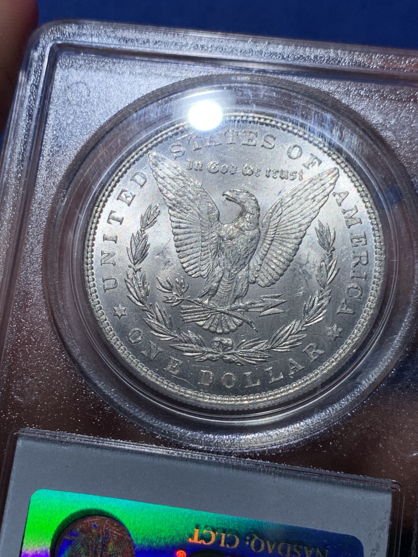 《竞宝斋》第253场-周日，周一，周二 3场连拍 (全场包邮) PCGS MS64 美国1885年摩根银币O版，币面清爽干净又漂亮，打制精美，状态一流，PC经典小白盒严评无官网图。