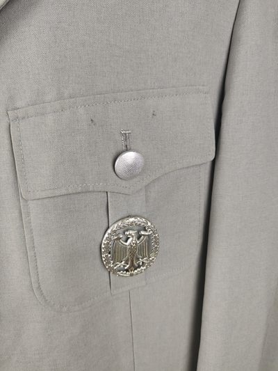 全场0元起拍 第144期 咸鱼国勋章拍卖专场 4月3日（周三）下午6：00开始 西德陆军军医上校制服 胸围114肩宽50 衣长85 袖长67裤子腰围90 裤长99