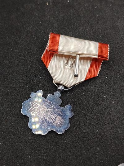 全场0元起拍 第144期 咸鱼国勋章拍卖专场 4月3日（周三）下午6：00开始 日本八等白叶章银制