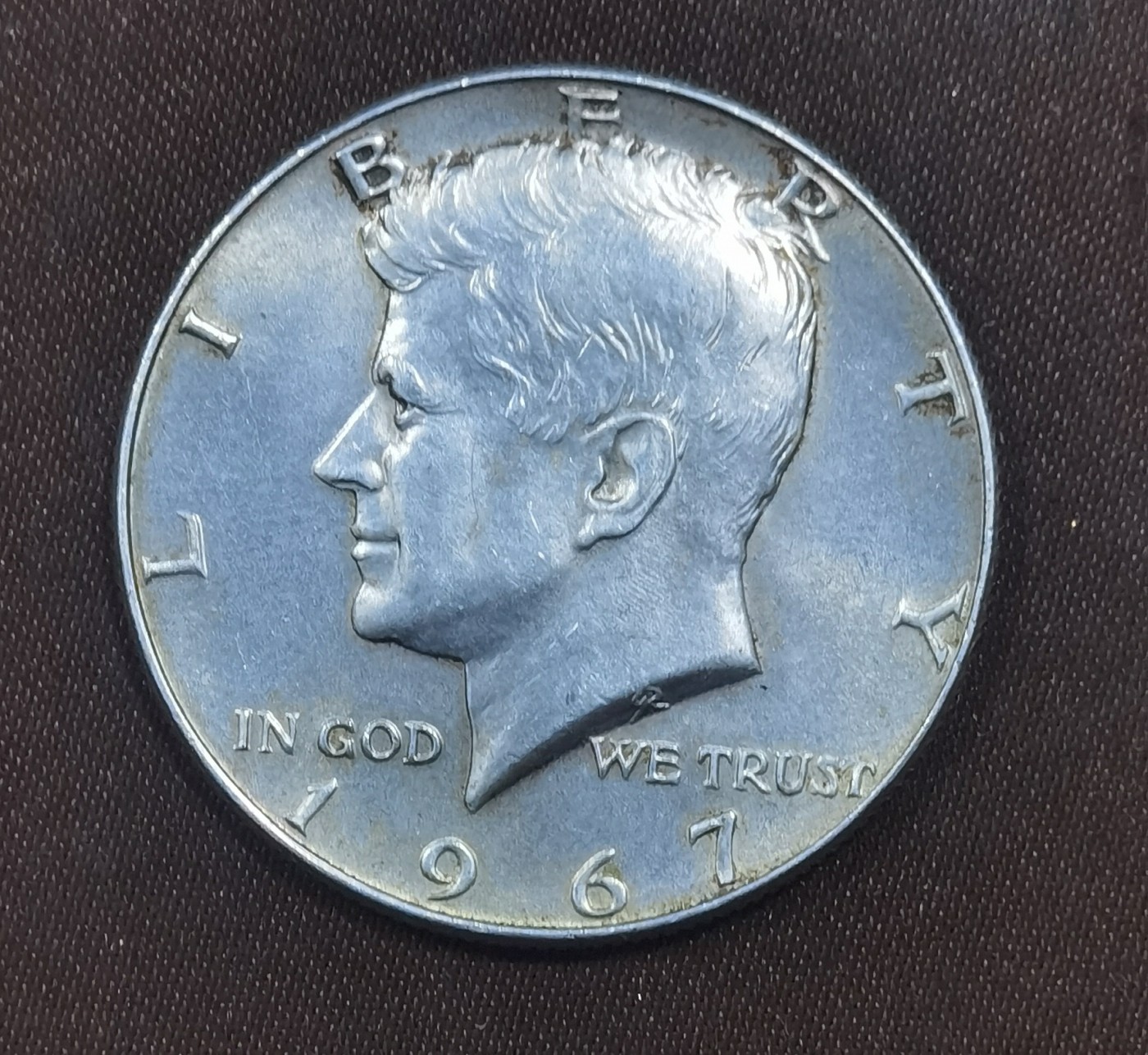 北京马甸外国币专卖微拍第118期，外国金银专场，陆续上新，欢迎关注 1967年美国半元银币，重量：11.5克，成色：400