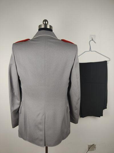 全场0元起拍 第144期 咸鱼国勋章拍卖专场 4月3日（周三）下午6：00开始 西德陆军炮兵少尉制服 礼服纯毛呢料 腰围90 裤长99胸围96 肩宽45 衣长82 袖长67