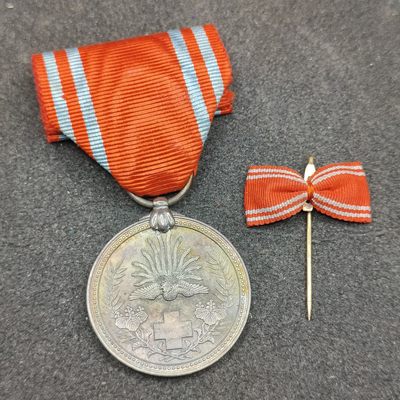 全场0元起拍 第144期 咸鱼国勋章拍卖专场 4月3日（周三）下午6：00开始 美品 日本早期赤十字社员章银制带略