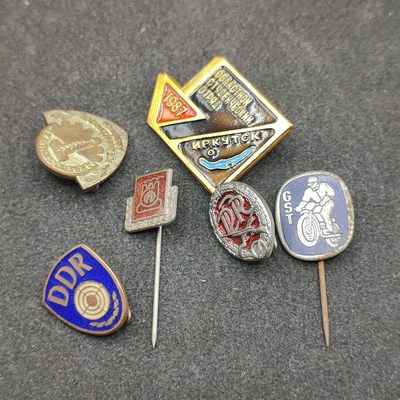 全场0元起拍 第144期 咸鱼国勋章拍卖专场 4月3日（周三）下午6：00开始 东德徽章6个