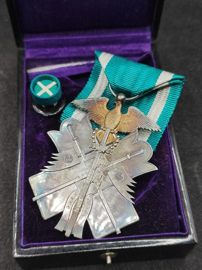 全场0元起拍 第144期 咸鱼国勋章拍卖专场 4月3日（周三）下午6：00开始 - 日本战时 七级金鸱章银制带盒略