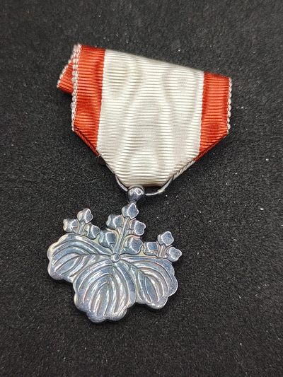 全场0元起拍 第144期 咸鱼国勋章拍卖专场 4月3日（周三）下午6：00开始 日本八等白叶章银制