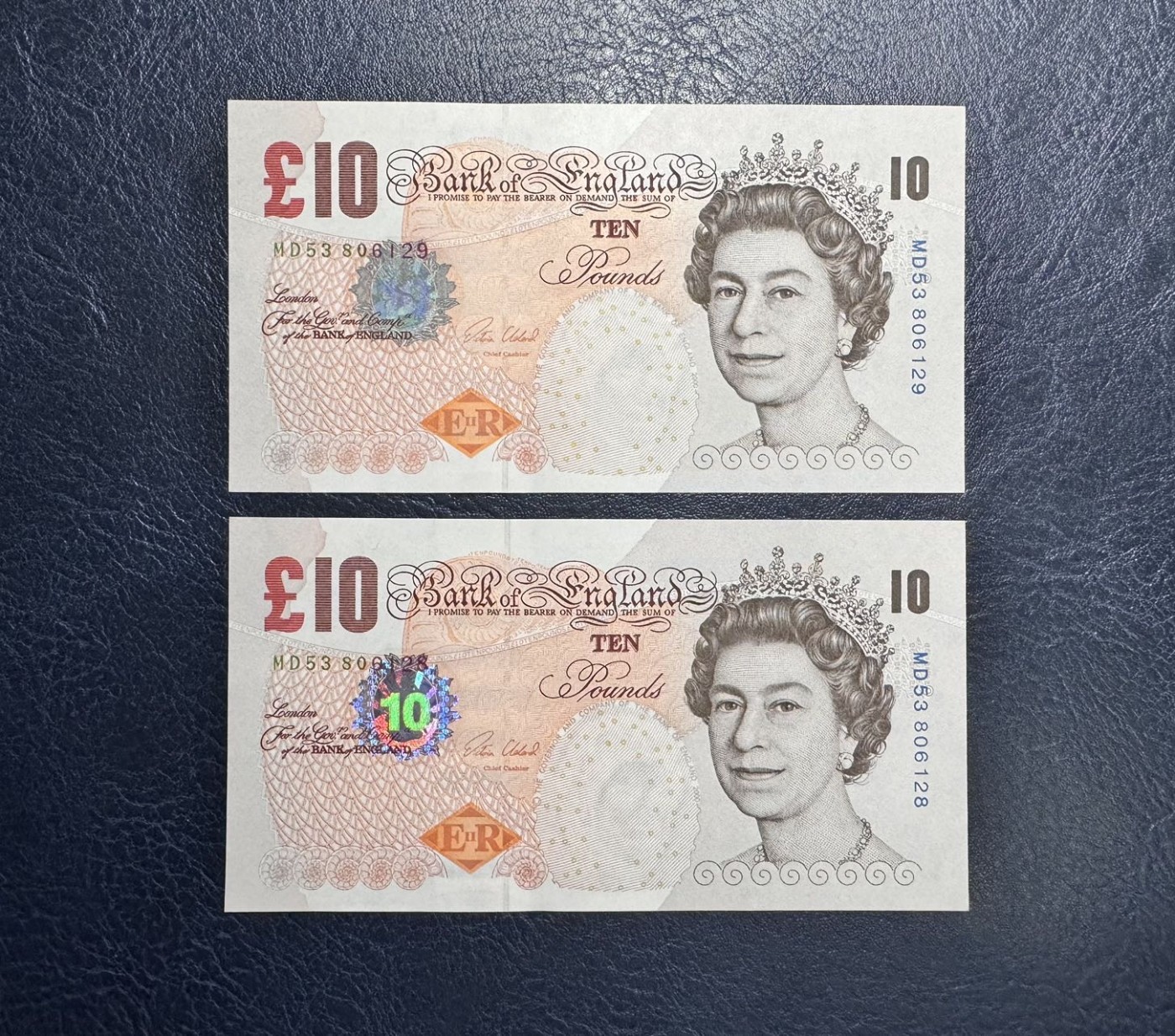 收藏联盟Quantum Auction 第335期拍卖  英国2000版10镑两连号 品相UNC 朦胧号