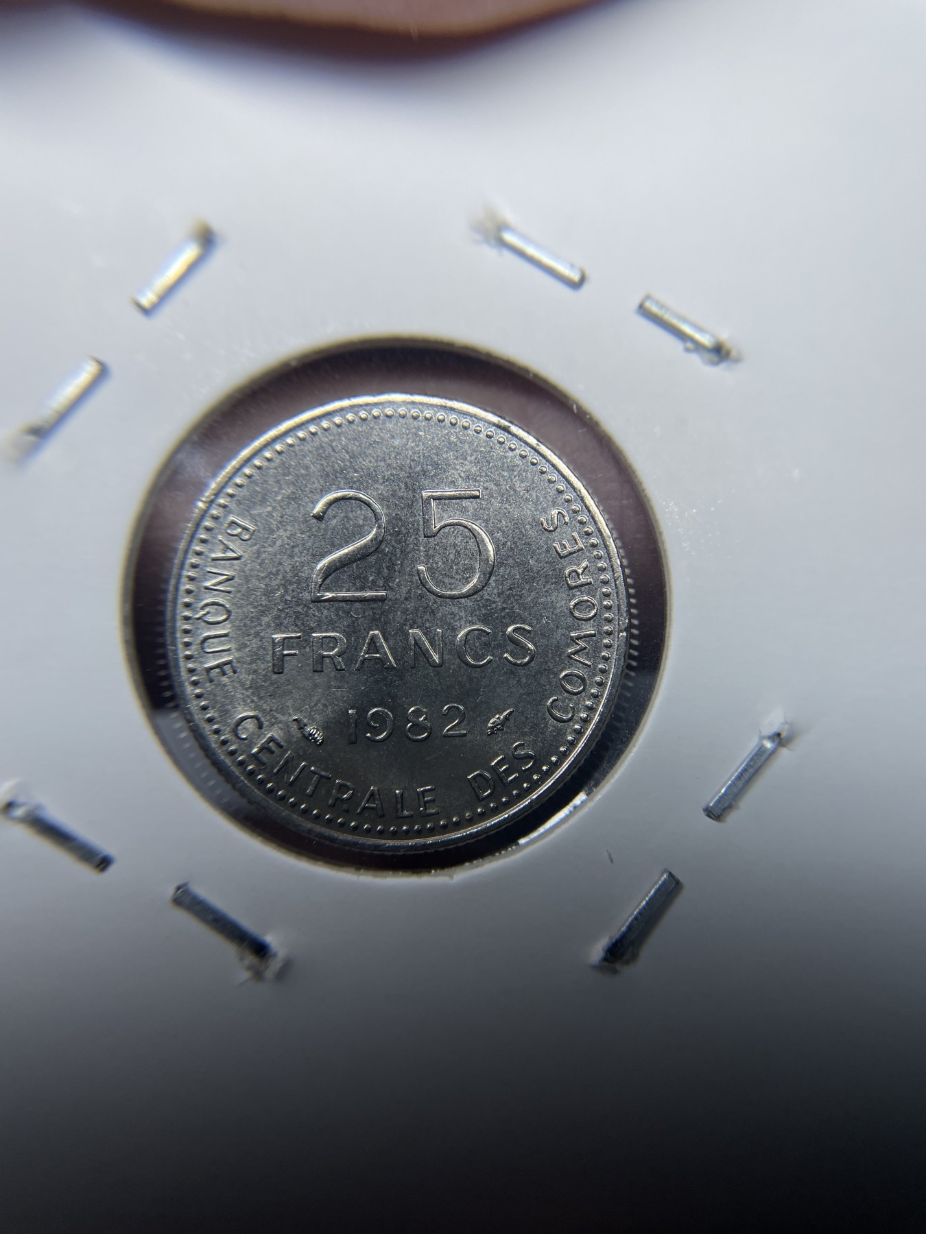 2024年集古藏今外币拍卖第三期-第9场—（总第29拍） 1982年科摩罗25法郎-小鸡孵化