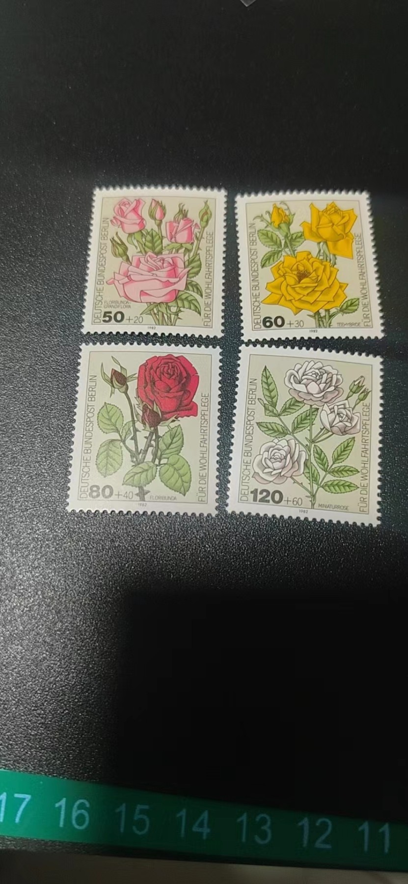 德国邮票专场，都是套票 德国邮票一套，1982年发行，花园玫瑰  植物花卉4全，品相如图