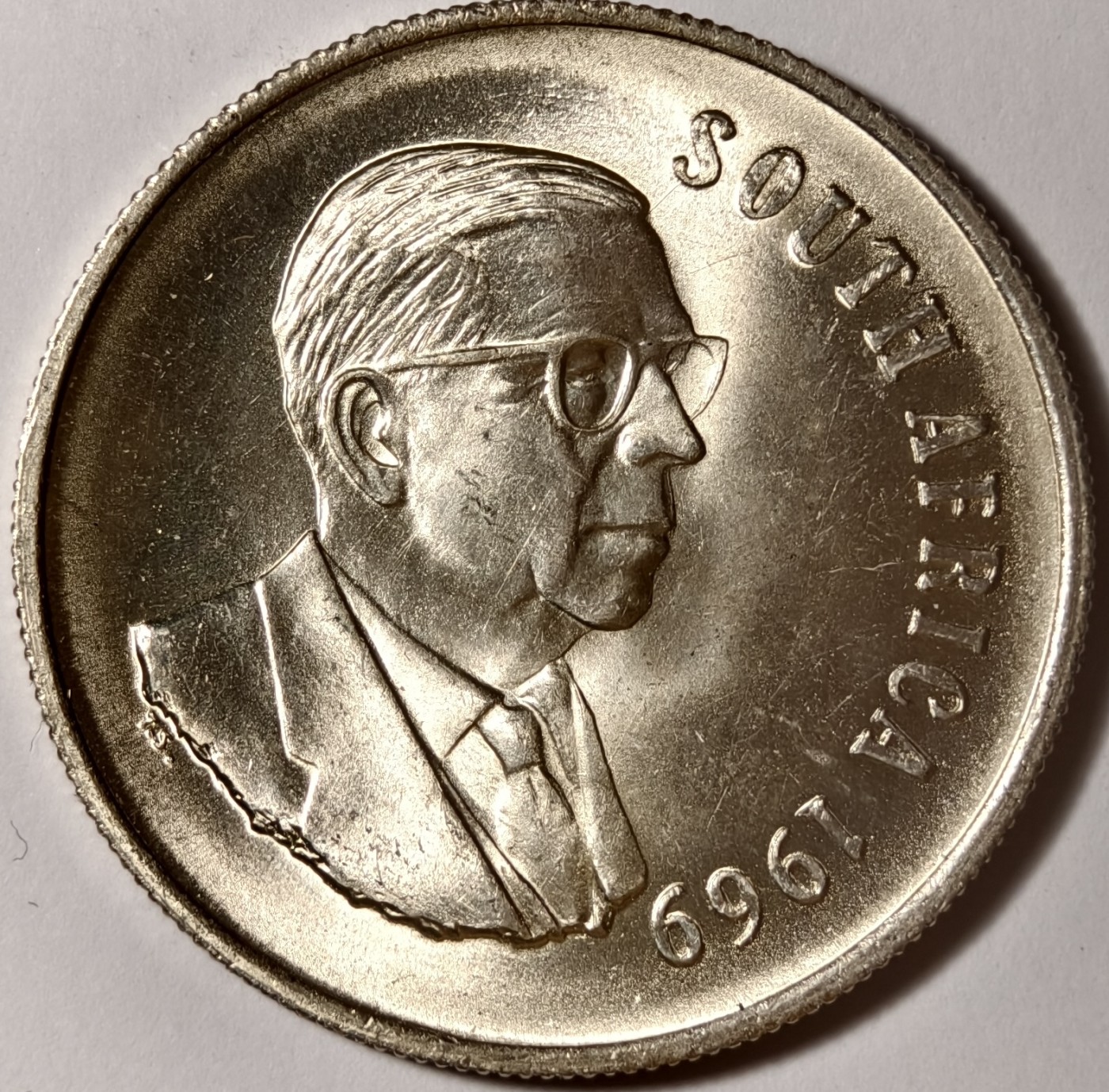 紫瑗钱币——第334期拍卖 南非 1969年 总统维沃尔德 1兰特 15克 0.8银 UNC