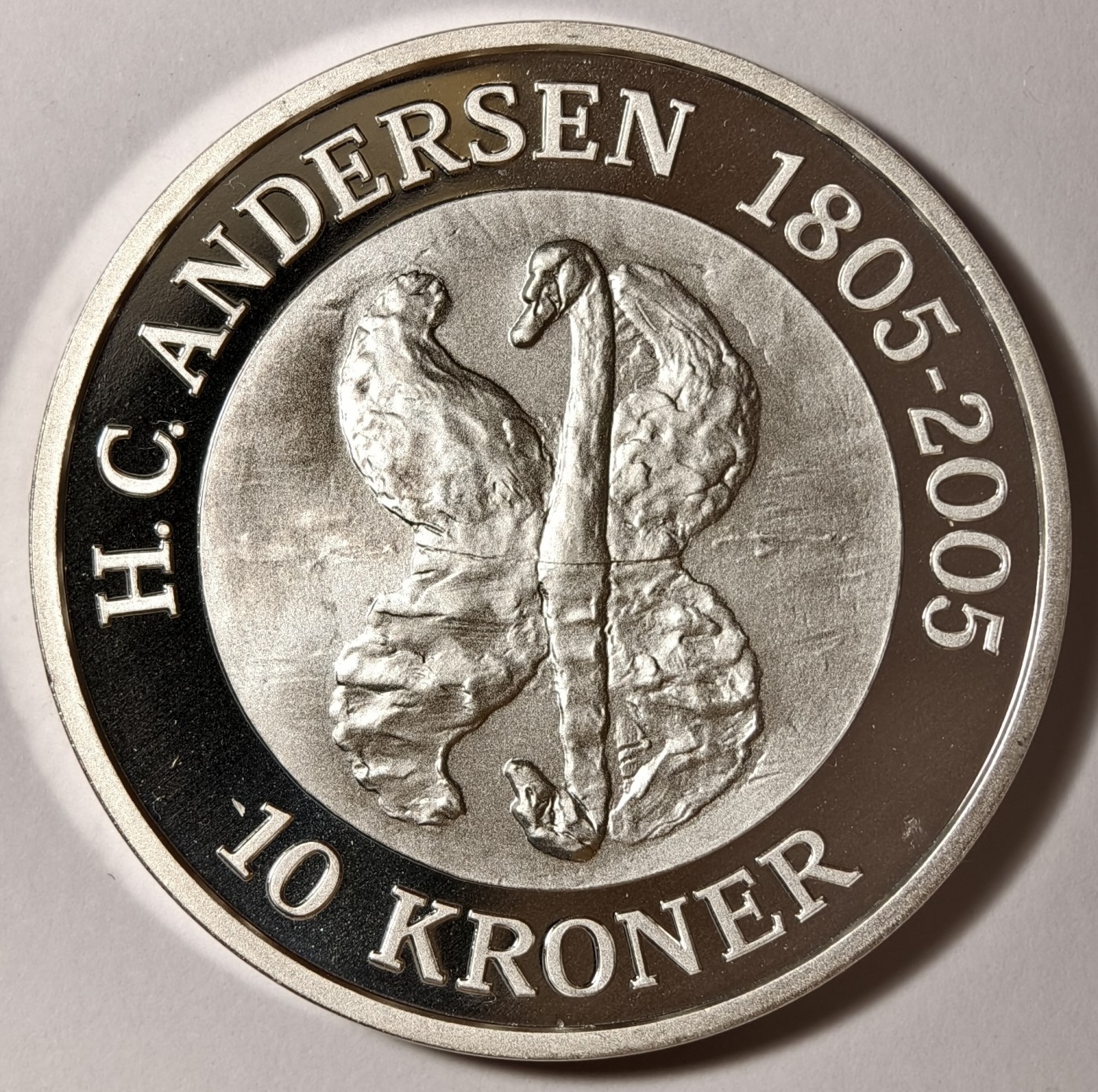 紫瑗钱币——第334期拍卖 丹麦 2005年 安徒生童话 丑小鸭 天鹤在湖中 10克朗 31.1克 0.999银 UNC