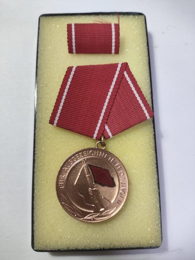 2024第六次拍卖 - 东德工战队优秀服役奖章（带盒）
