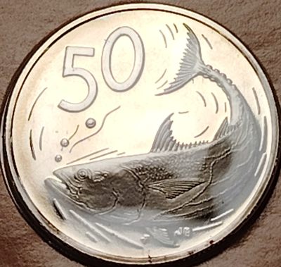 布加迪🐬～世界钱币🌾第 95 期 /  库克群岛,马拉维等各国币 - 库克群岛 1977年 50分 31.8mm 大马哈鱼图案 精制币整套剪零