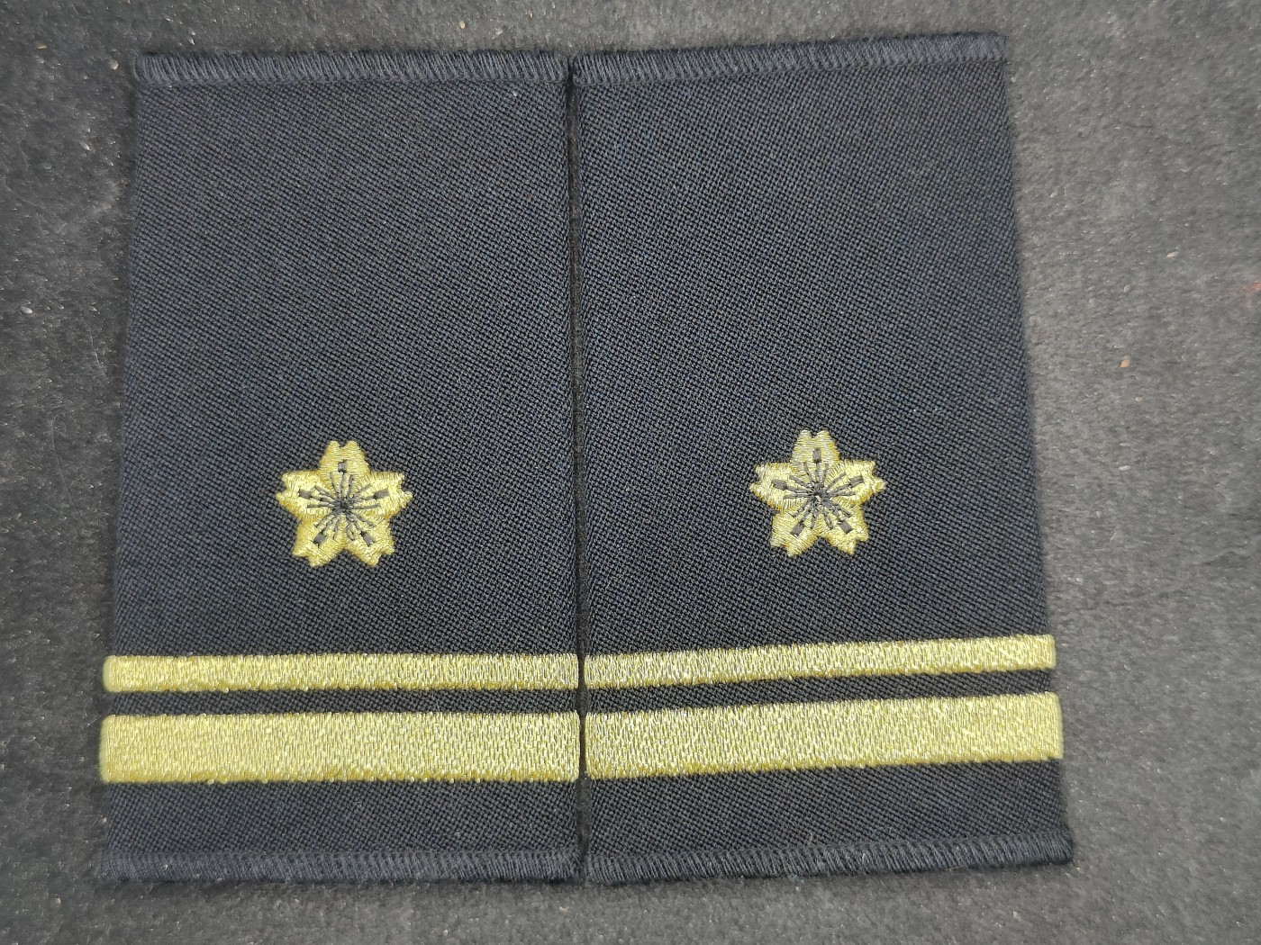 全场0元起拍 第145期 咸鱼国勋章拍卖专场 4月7日（周日）下午6：00开始 日本海自肩章 二等海尉