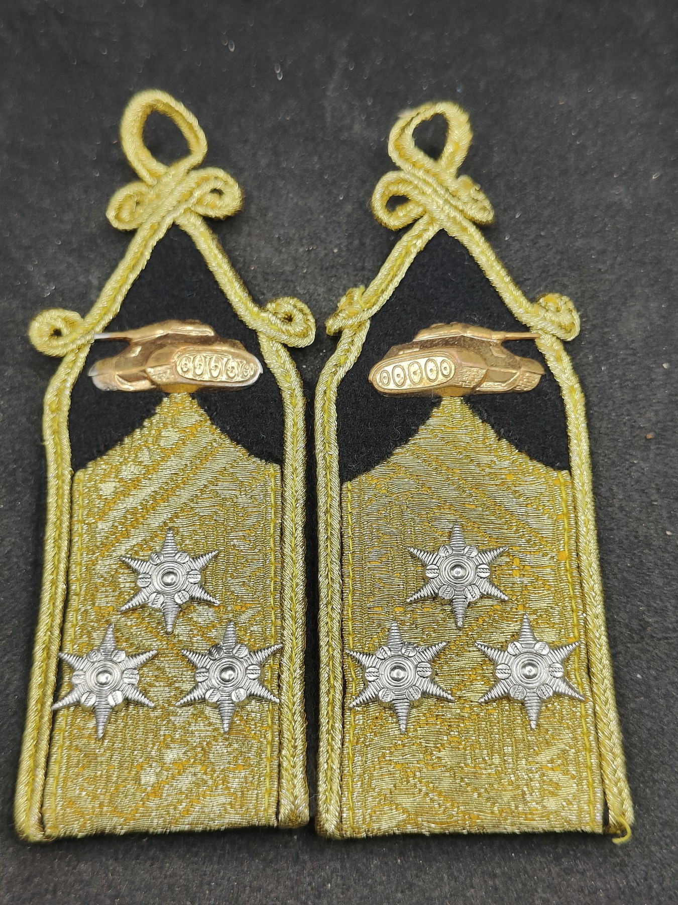 全场0元起拍 第145期 咸鱼国勋章拍卖专场 4月7日（周日）下午6：00开始