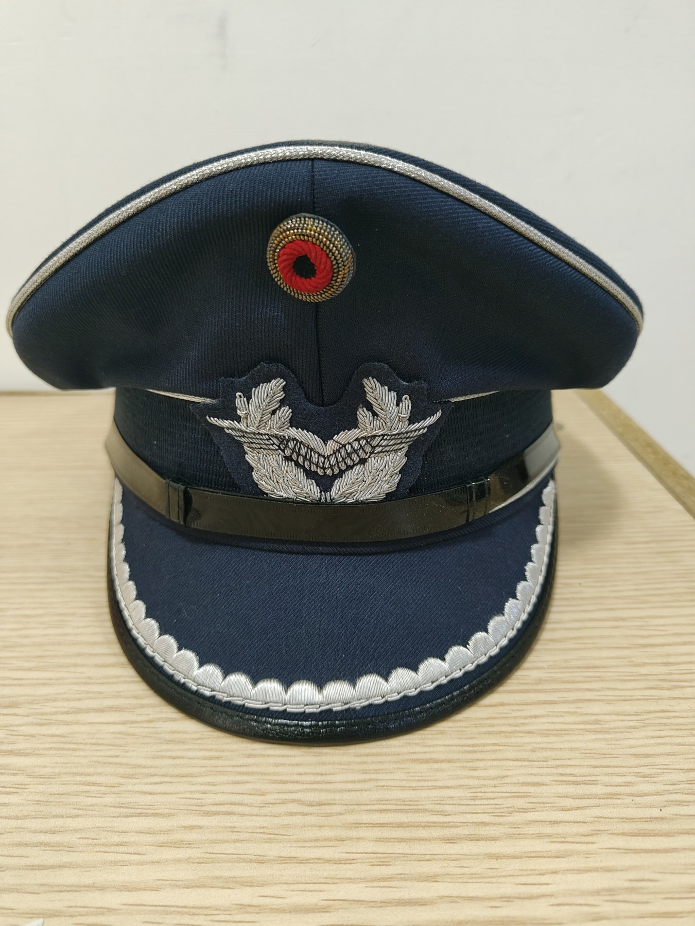 全场0元起拍 第145期 咸鱼国勋章拍卖专场 4月7日（周日）下午6：00开始 西德空军尉官大檐帽 59CM
