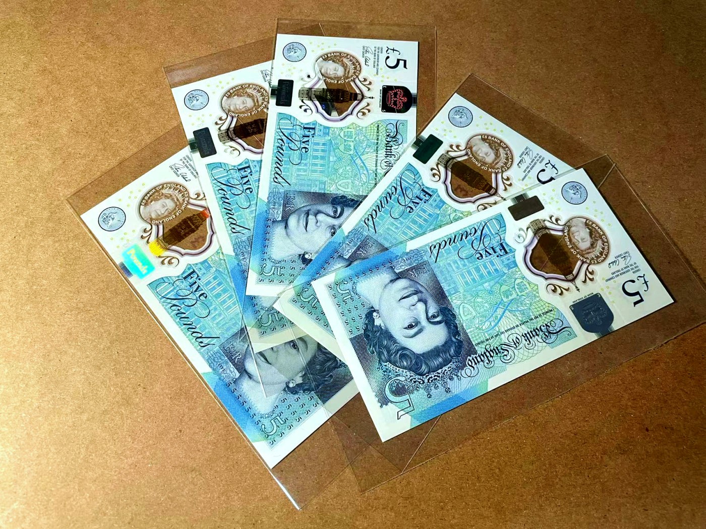 【Blue Auction】✨世界纸币精拍第458期——周六畅拍场 【一组5张 含88尾】英国 新版5镑 全新UNC