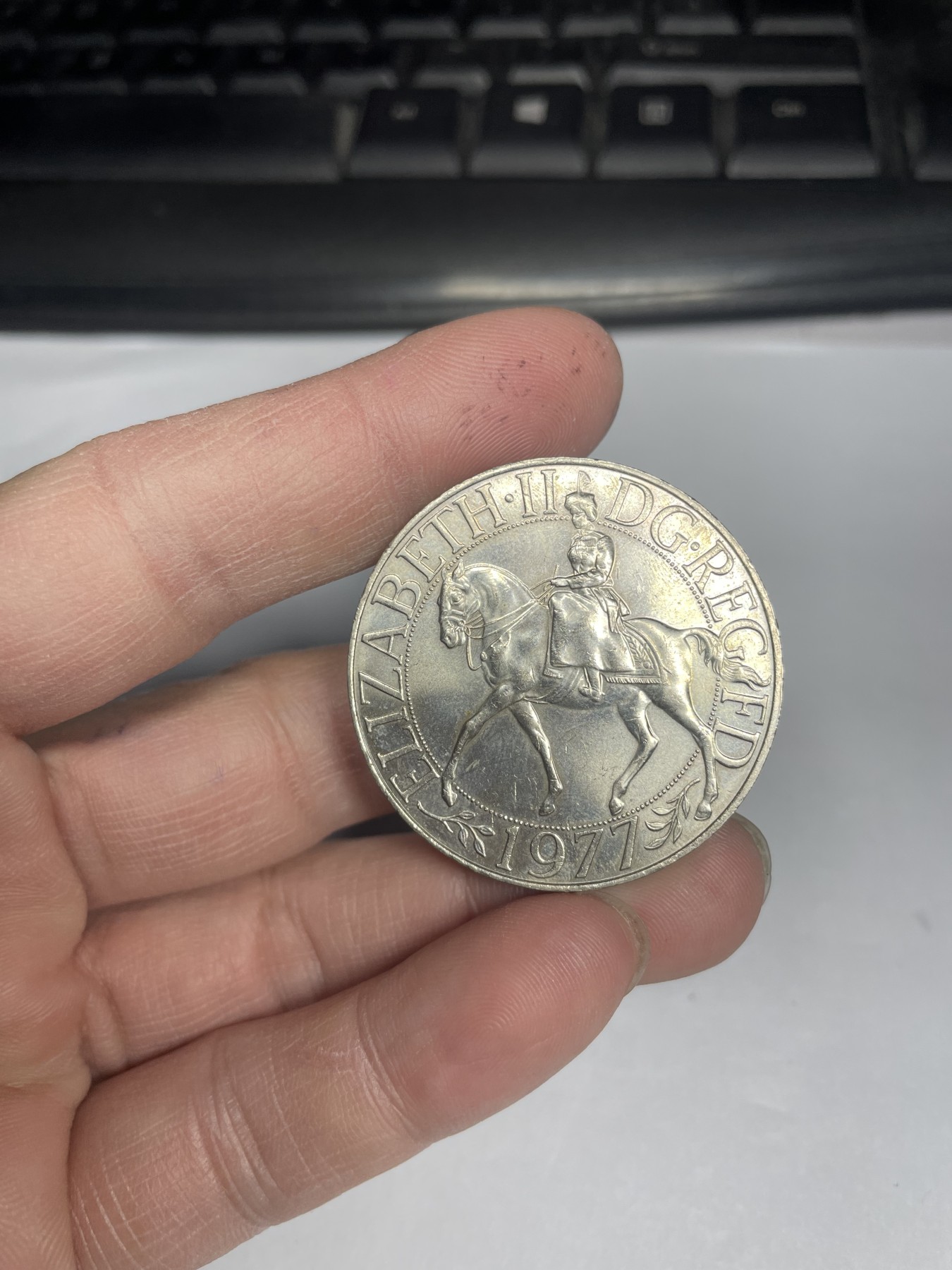 2024年集古藏今外币拍卖第三期-第10场—（总第30拍） 1977年英国克朗纪念币